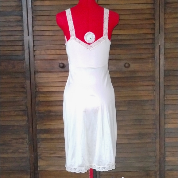 Full Slip - Picture 2 of 6